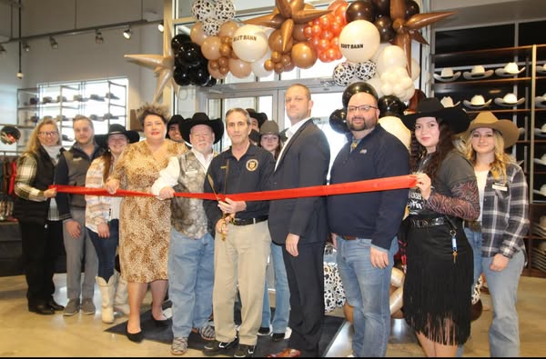 Ribbon cutting balloons by caliella