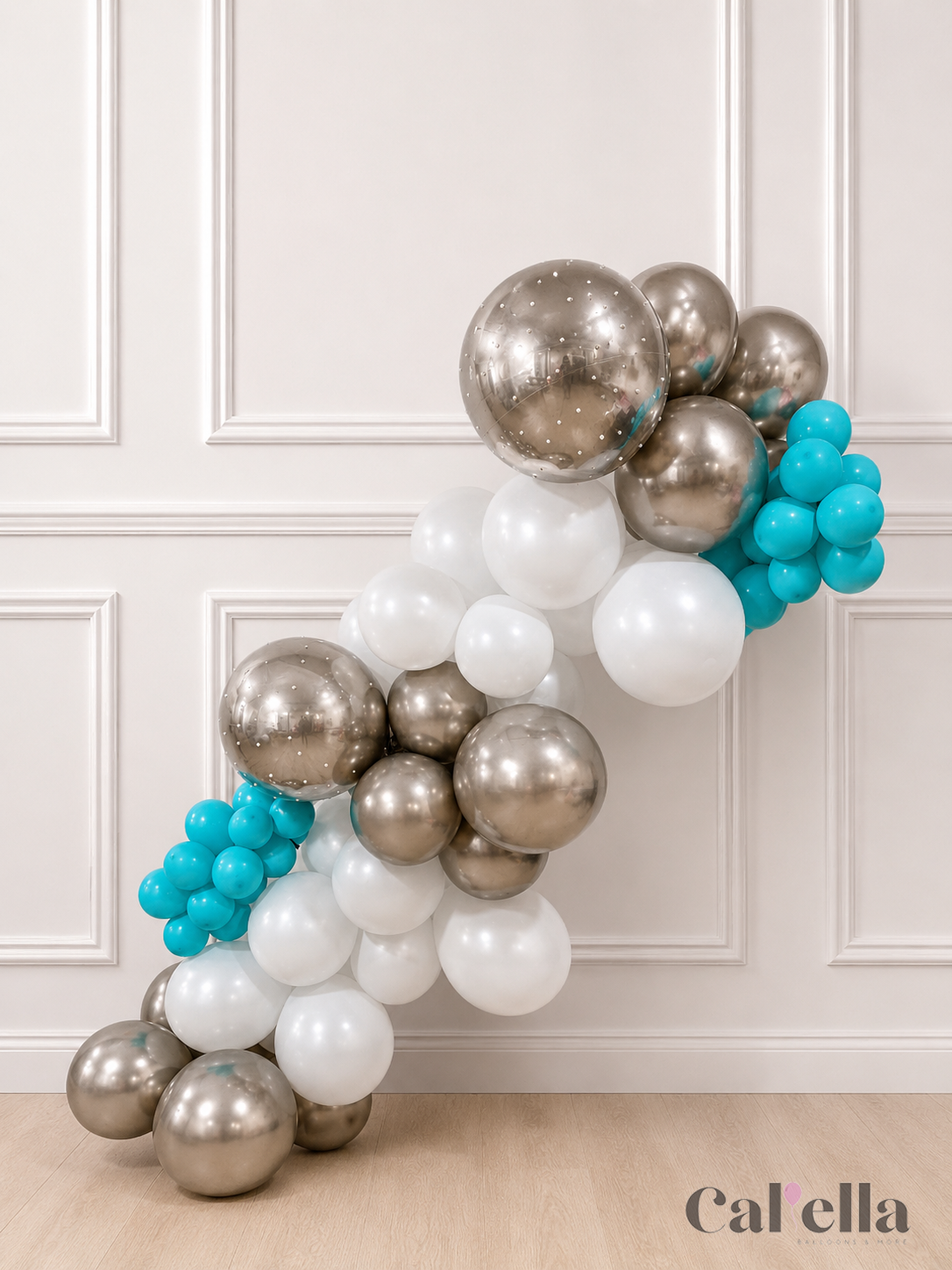 Bridal Grab and Go balloon garland by Caliella